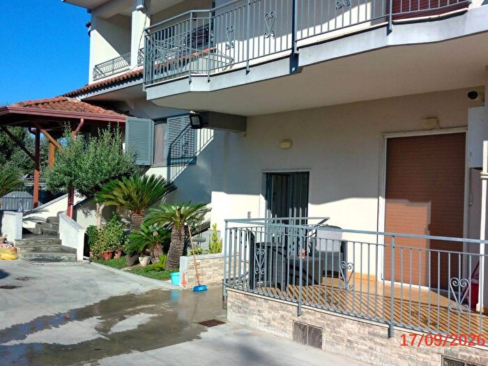 Appartamento trilocale in affitto in Via Marmolito, Quarto