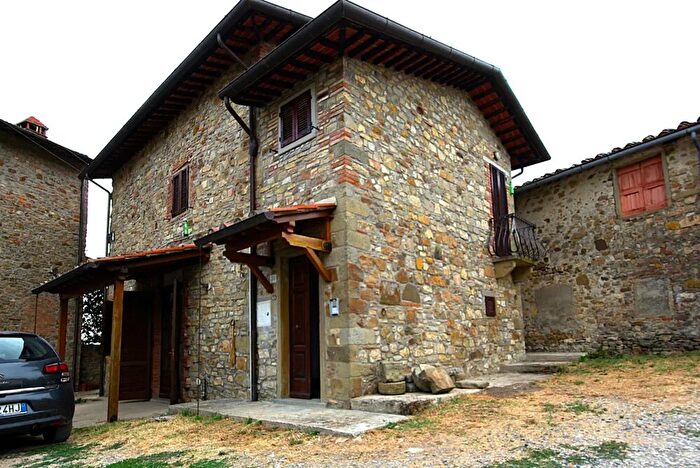 Casa con 12 locali in vendita in Sansepolcro