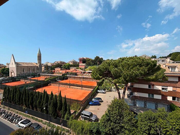 Appartamento trilocale in affitto in Via Zara, Albaro, Genova