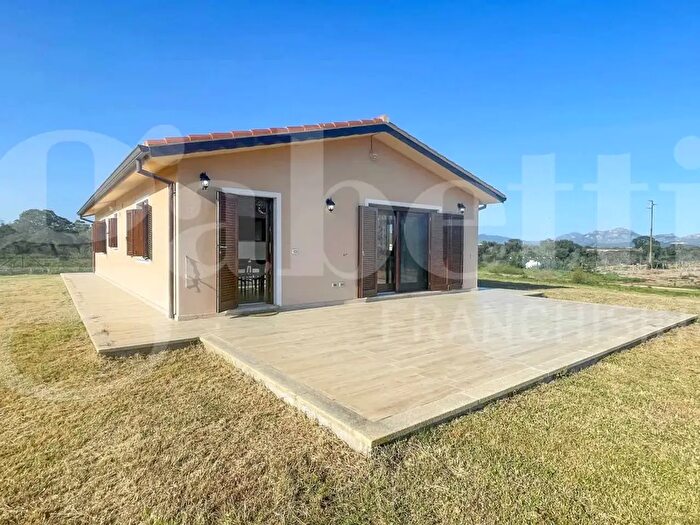Casa quadrilocale in vendita in Via della Maggiorana, Olbia