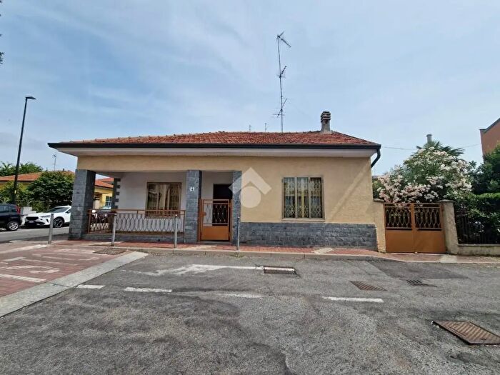 Case in Vendita e in Affitto - 3