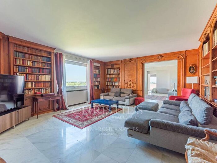 Casa con 6 locali in affitto in Piazza Stefano Jacini, Vigna Clara Vigna Stelluti, Roma