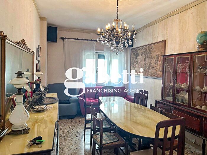 Appartamento trilocale in vendita in Viale della Serenissima, Roma