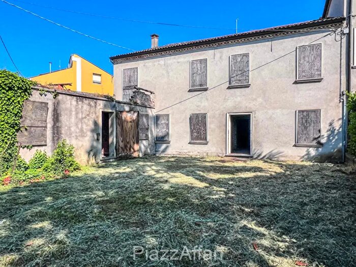 Casa quadrilocale in vendita in Viale degli Alpini, Piove Di Sacco