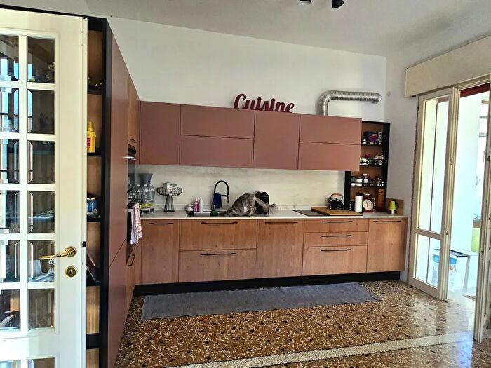 Casa con 5 locali in vendita in Spinea