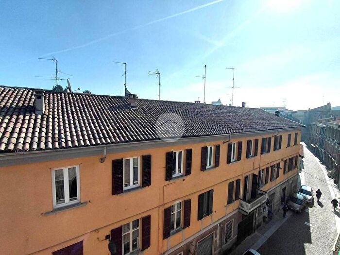 Appartamento bilocale in affitto in bilocale Via Scarabelli, Centro Storico, Voghera