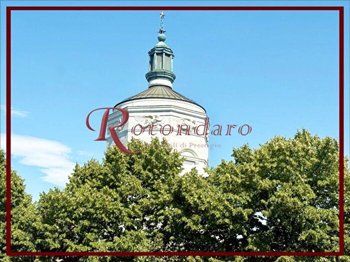 Appartamento quadrilocale in affitto in Piazza Sant'Ambrogio, Sant'Ambrogio, Milano