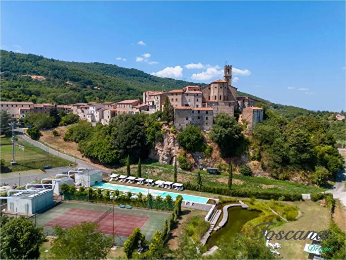 Appartamento con 5 locali in vendita in Via Cavour, Castelnuovo di Val di Cecina