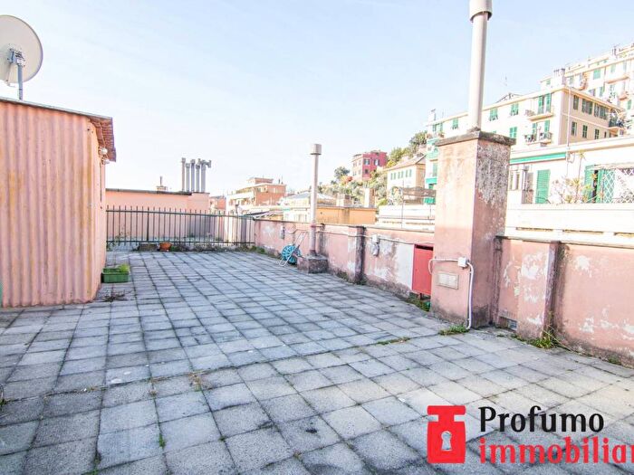 Appartamento bilocale in affitto in Via Bassano, Castelletto, Genova