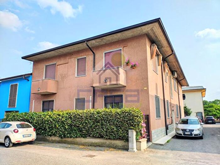 Appartamento trilocale in vendita in Via Statuto, SantAngelo Lodigiano