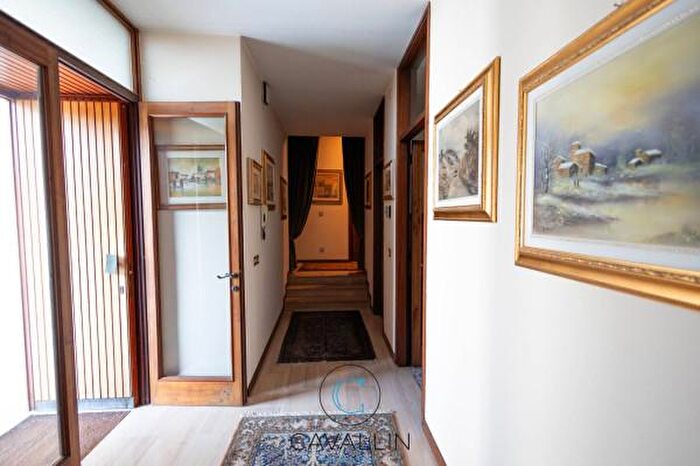 Casa quadrilocale in vendita in Montebelluna