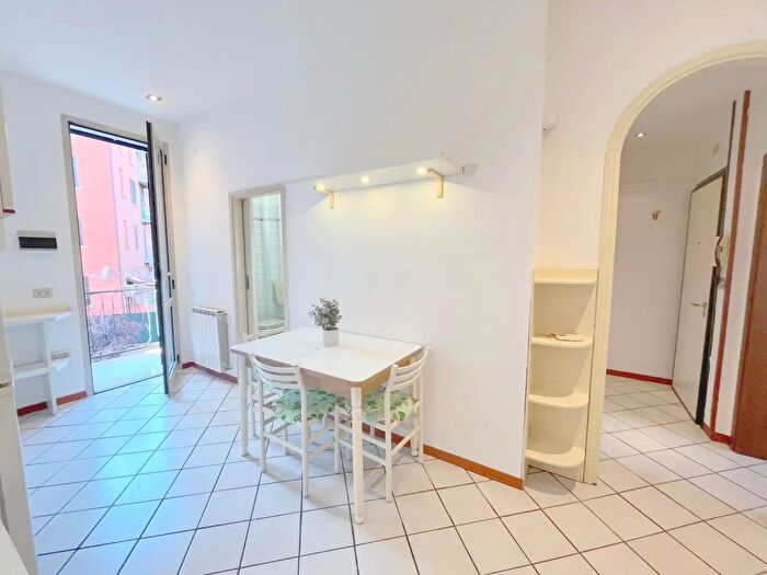 Appartamento bilocale in vendita in Via Palagi, Bologna