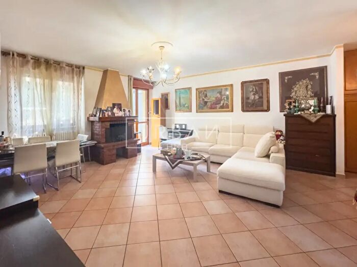 Appartamento con 5 locali in vendita in Forli'