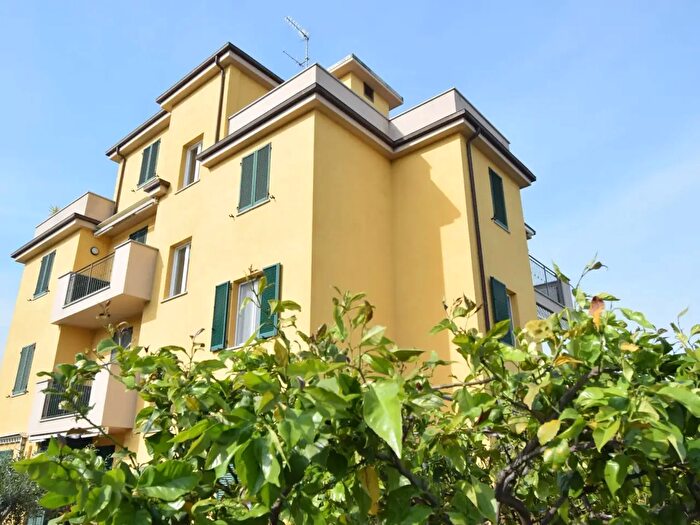 Appartamento bilocale in vendita in Via Isola, Diano Castello