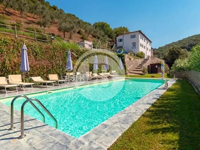 Casa con 6 locali in vendita in Vecchiano