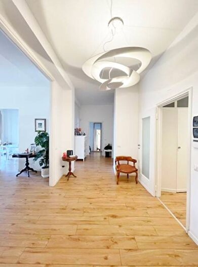 Appartamento con 5 locali in affitto in Via Luigi Anelli, Quadronno Crocetta, Milano