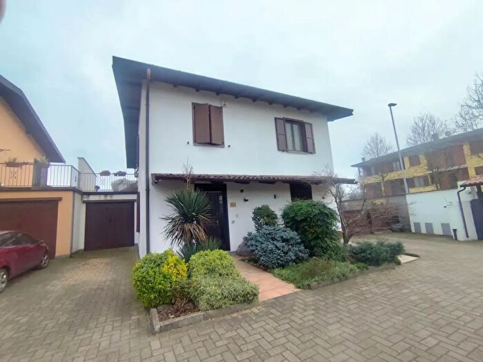 Casa trilocale in vendita in Via Gramsci, Ossago Lodigiano