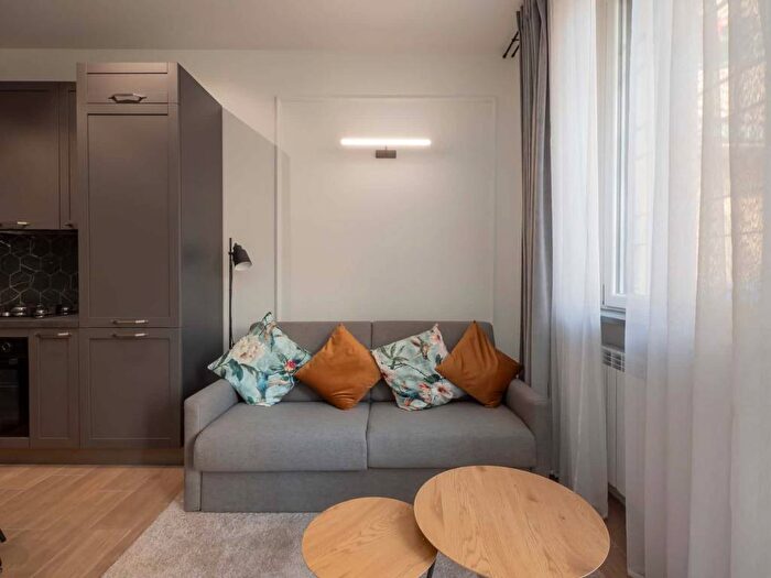 Appartamento bilocale in affitto in Via Casella, Certosa, Milano