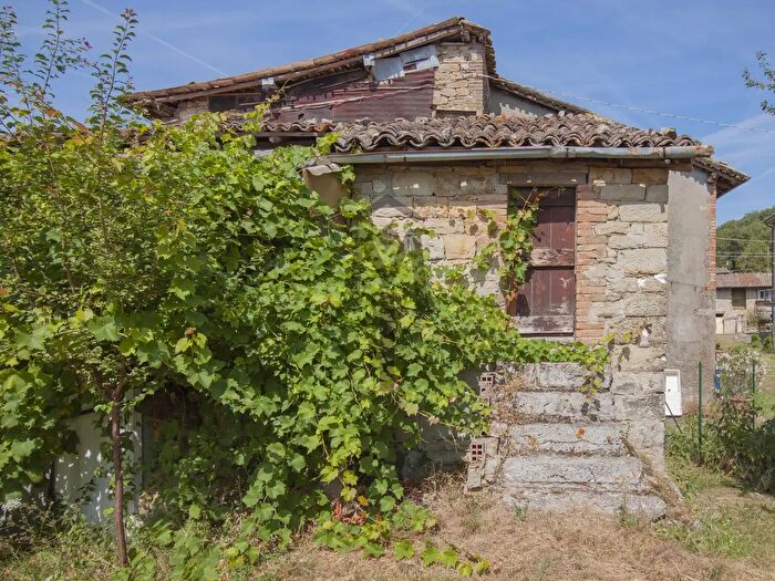 Casa con 5 locali in vendita in Ca Schiavino, Viano