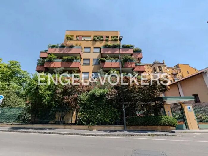 Appartamento trilocale in vendita in Via Melchiorre Delfico, Milano