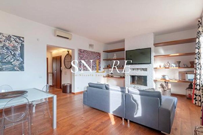 Appartamento con 6 locali in affitto in Viale Giacomo Matteotti, Firenze