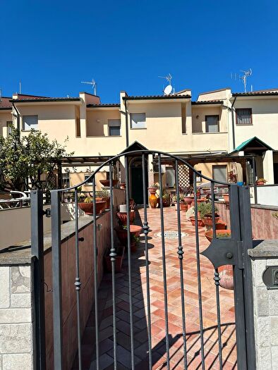 Casa con 7 locali in vendita in Campiglia Marittima