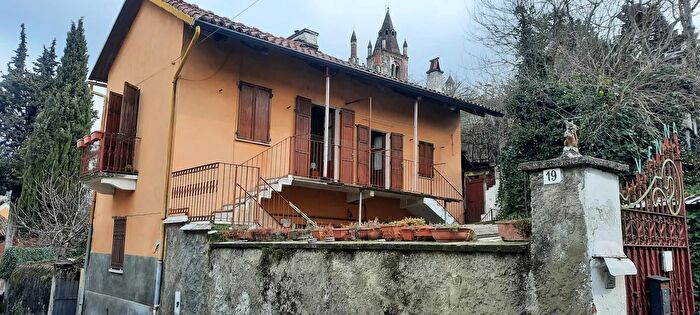 Casa con 9 locali in vendita in Via Sa Pietro, Avigliana
