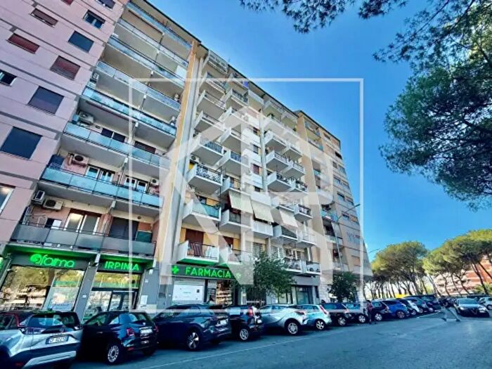 Appartamento trilocale in vendita in Largo Irpinia, Roma