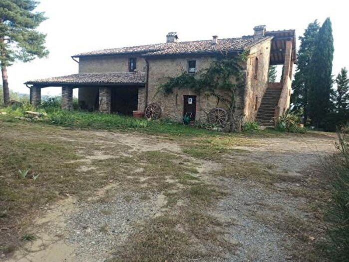 Casa quadrilocale in vendita in Strada Statale del Polacco, Cetona