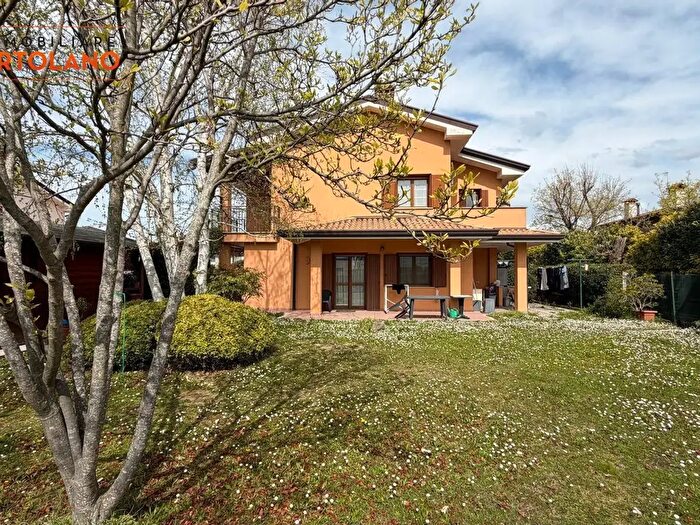 Casa quadrilocale in vendita in Strada della Colussa Staranzano, Staranzano