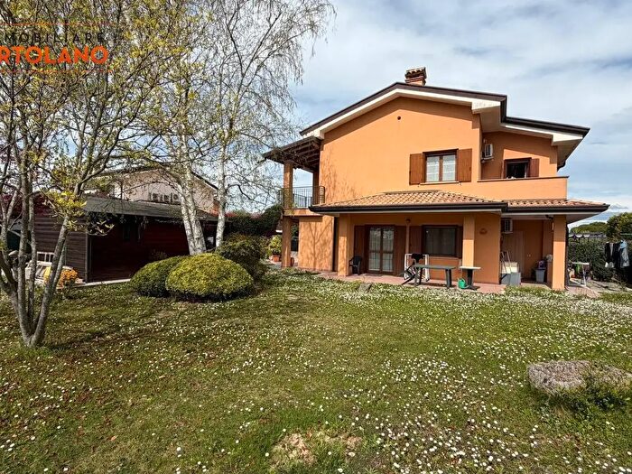 Case in Vendita e in Affitto - 3