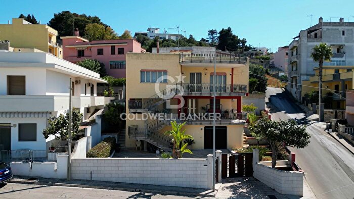 Casa con 10 locali in vendita in Via Torino, Matino