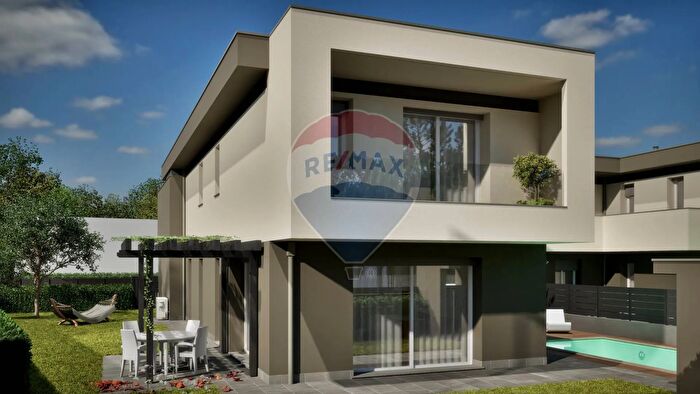 Appartamento quadrilocale in vendita in Via Madre Teresa di Calcutta, Sotto Il Monte Giovanni Xxiii