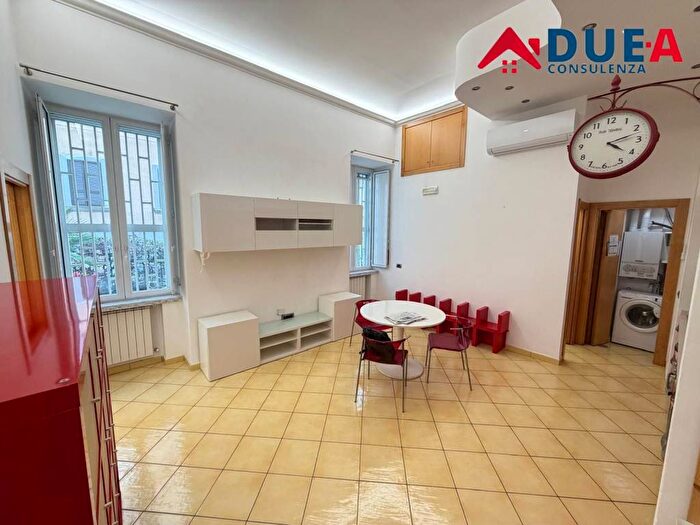 Appartamento trilocale in affitto in Via Gino Doria, Vomero, Napoli