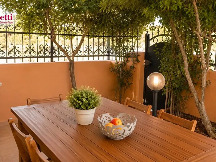 Appartamento quadrilocale in vendita in Via Assisi, Santa Teresa Gallura
