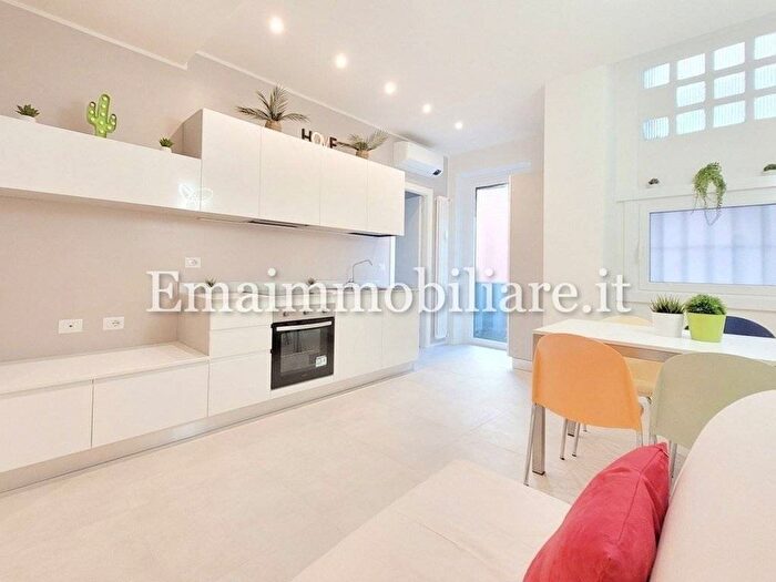 Appartamento bilocale in affitto in Via Montepulciano, Centrale, Milano