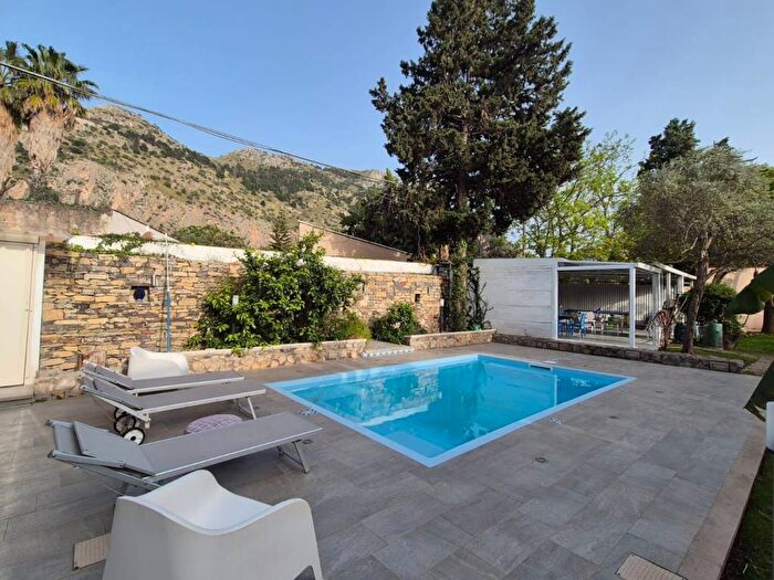 Casa con 5 locali in affitto in Castelforte, Palermo