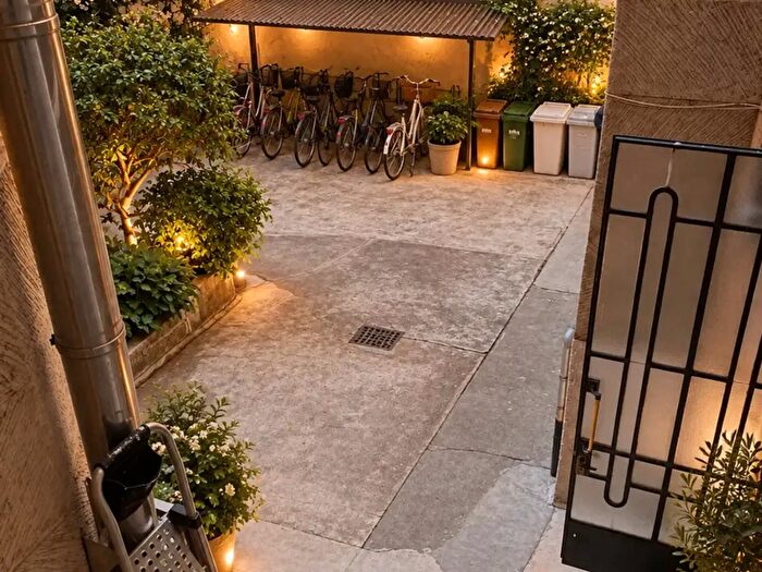 Appartamento trilocale in vendita in Via Caracciolo, Milano