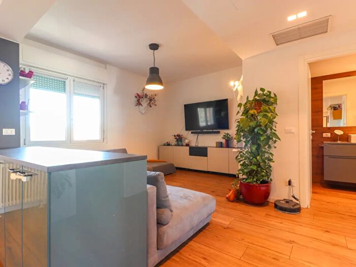 Appartamento quadrilocale in vendita in Via Antoniotto Usodimare, Bologna