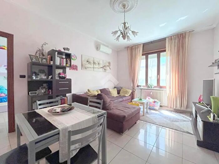 Appartamento con 5 locali in vendita in Via Borelli Canuto, Asti