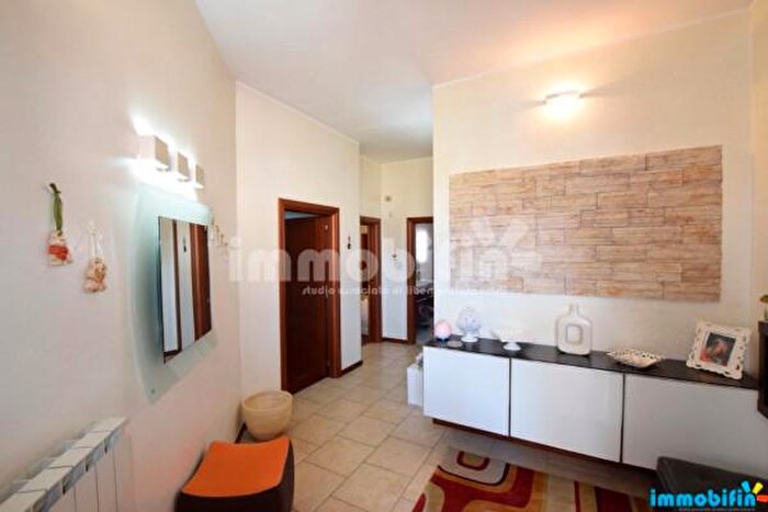 Appartamento con 6 locali in vendita in Oria