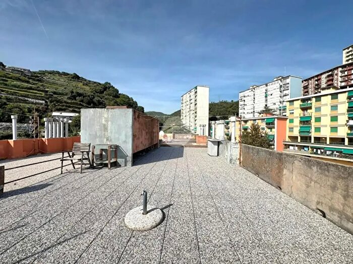 Appartamento quadrilocale in vendita in Via Branega, Genova