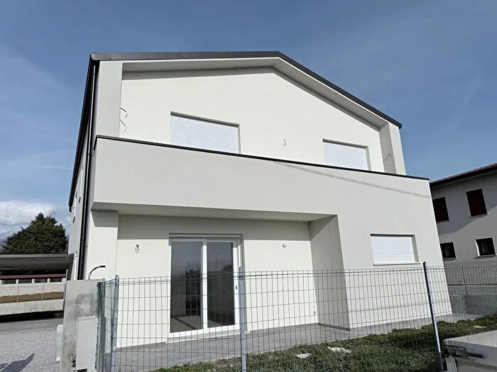 Casa con 5 locali in vendita in Via Grotta, Fonte