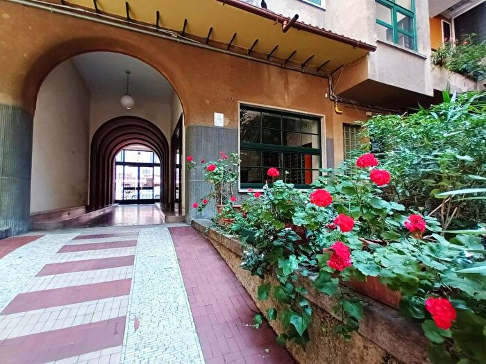 Appartamento quadrilocale in affitto in Centrale, Milano