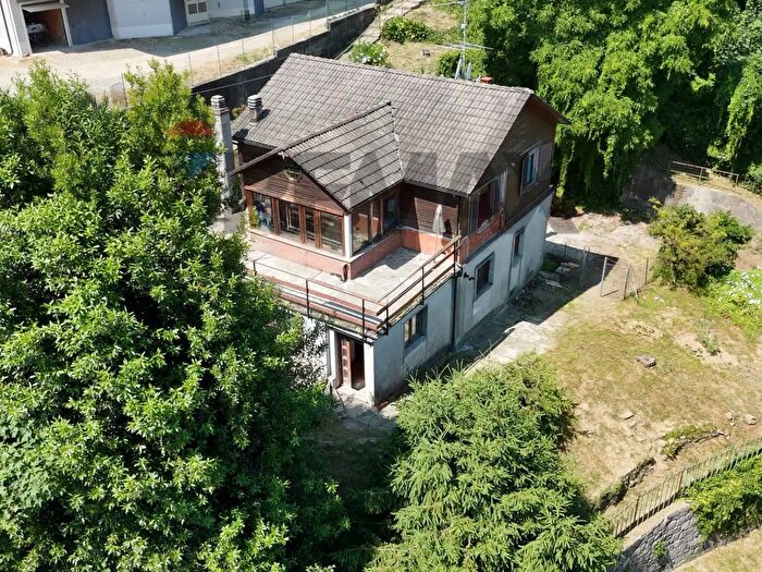 Casa con 5 locali in vendita in Via Roma, Netro