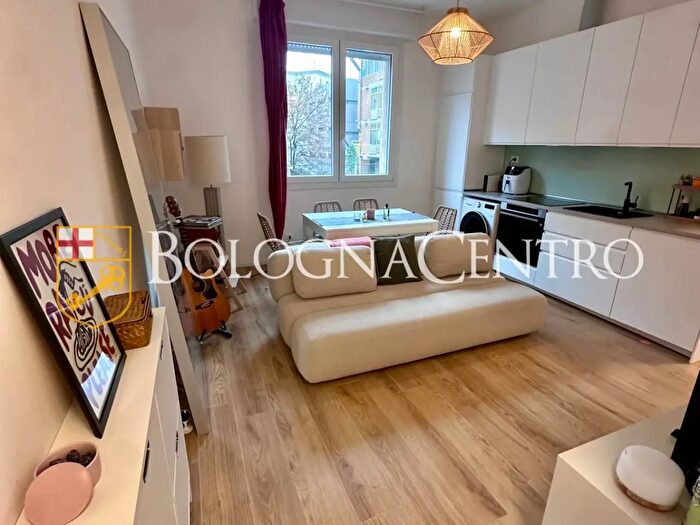Appartamento bilocale in vendita in Via Giuseppe Mazzini, Bologna