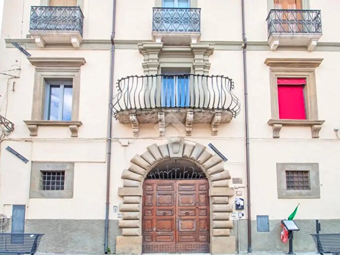 Appartamento trilocale in vendita in Piazza Umberto I, Borgo Velino