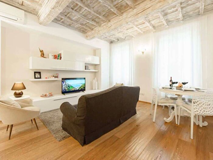 Appartamento trilocale in affitto in Via dei Pilastri, D'Azeglio, Firenze