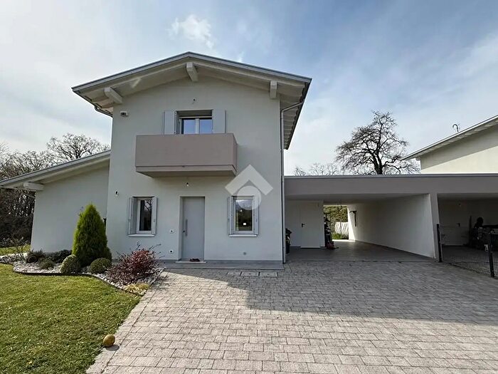 Casa quadrilocale in vendita in Via Castello, Budoia