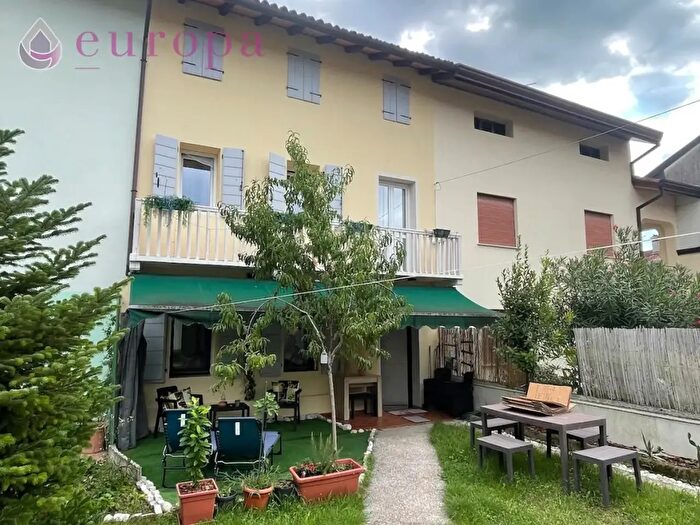 Casa trilocale in vendita in Via delle Valli, Aviano